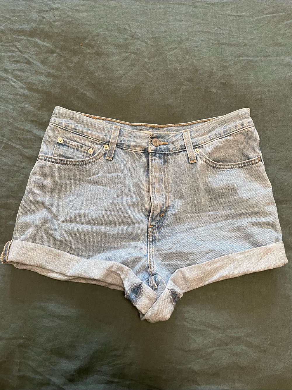 Levi's Premium Rolled 80s Mom Cutoff Shorts